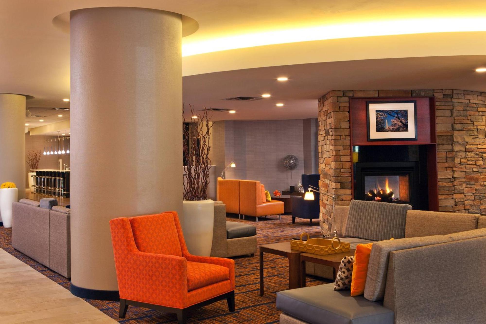 Courtyard By Marriott Alexandria Pentagon South Otel Dış mekan fotoğraf