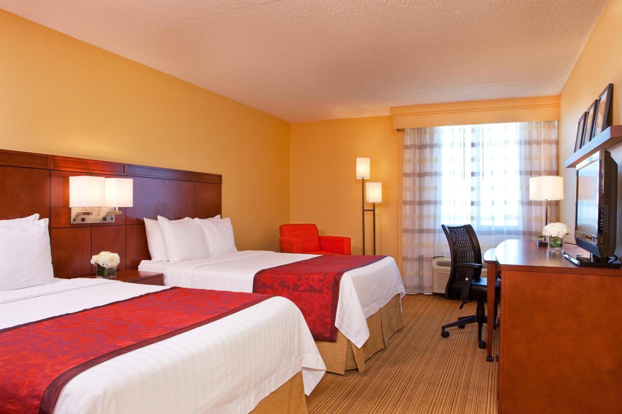 Courtyard By Marriott Alexandria Pentagon South Otel Dış mekan fotoğraf